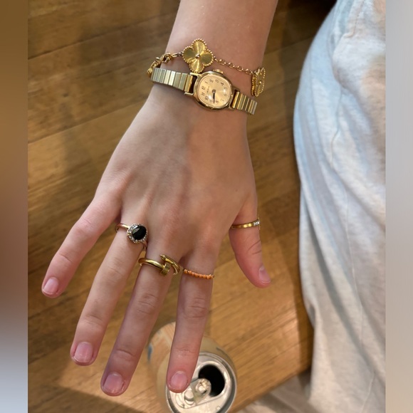 Meet your Posher - Picture 9 of 10